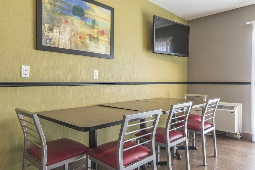 Comfort Inn Simcoe Exterior photo